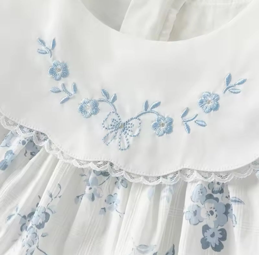 dave&bella デイブベラ 刺繍襟ブルーフローラルワンピース DB2252332