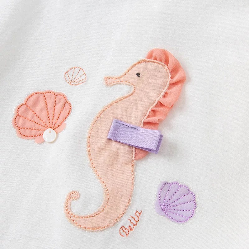 dave&bella デイブベラ バックフリルシェルタツノオトシゴトップス&オレンジパンツセット