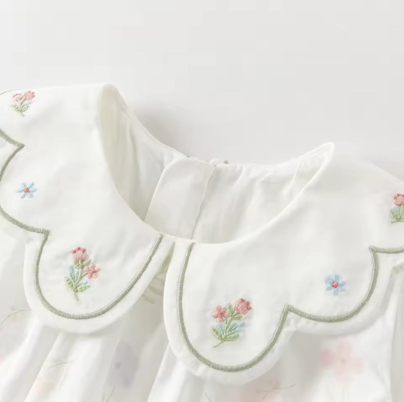 【予約】dave&bella デイブベラ　刺繍襟バルーンスカートワンピース　DB2261377